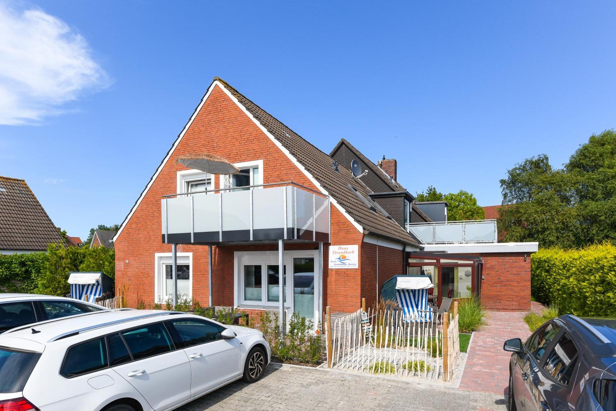 Ferienwohnungen Im Haus Strandkorb Bensersiel Exterior foto